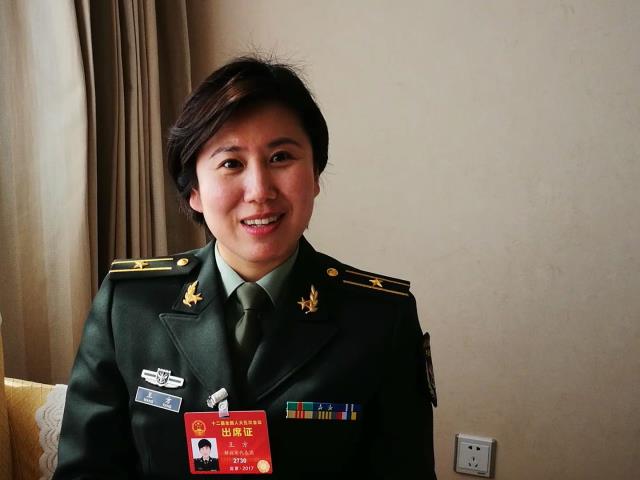 解放军女代表王方妇女节寄语全国女性